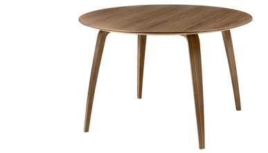 Gubi Dining by Komplot